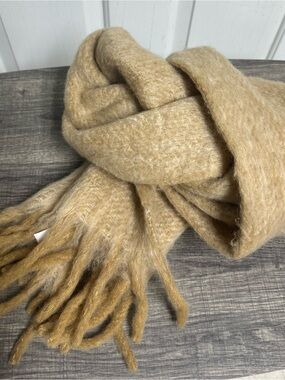 LOFT Camel Fringe Knit Scarf